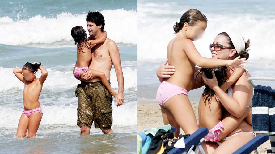 Julia Janeiro con su hermana Andrea y sus padres en 2007