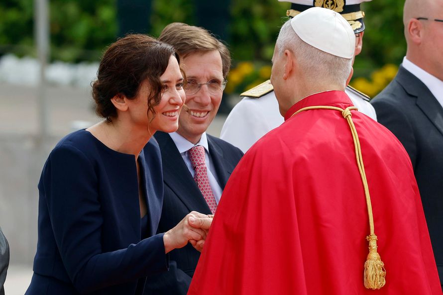 Las mejores imágenes de la visita del Papa León XIV en su primer día en ...