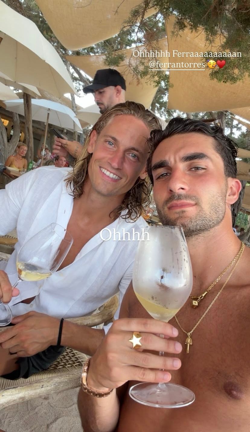 las-vacaciones-de-ferran-torres-y-marcos-llorente-en-ibiza-chiringuito