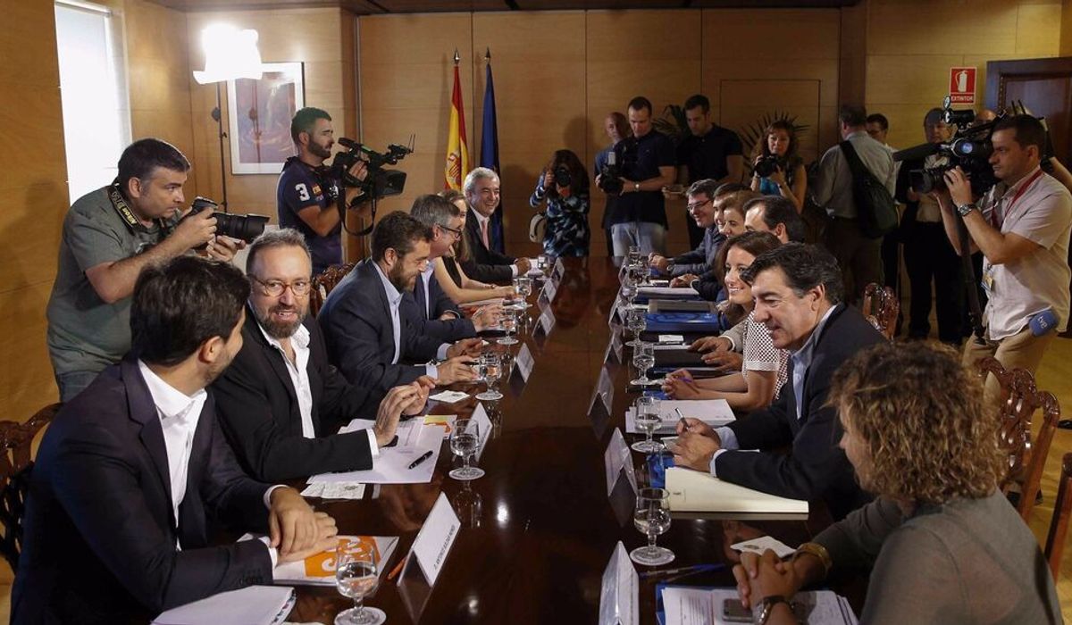 Ciudadanos cede en su negociación con el PP en el contrato único, su ...