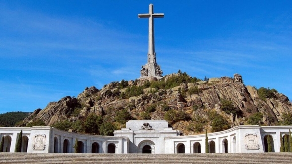 Vox quiere que Ayuso blinde por ley el Valle de los Caídos