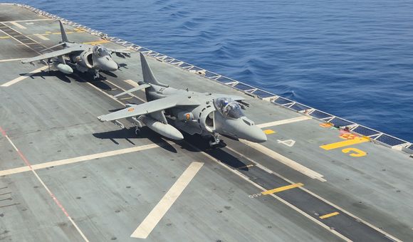 El mayor buque de guerra construido en España, el 'Juan Carlos I', se ...