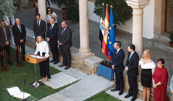 Toma de posesión de los miembros del Consejo de Gobierno de la Junta de Extremadura