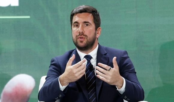 Enrique Riquelme, el rival de Florentino Pérez para presidir el Real Madrid: su novia, sus negocios y sus conocidas amistades
