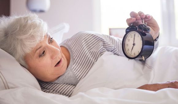 Cuál es la mejor hora para levantarse por la mañana a partir de los 60 años, según los expertos
