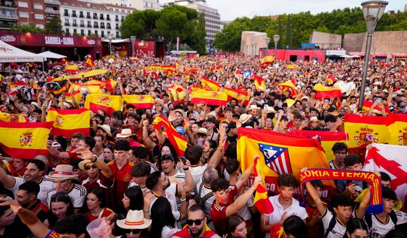 Así celebró España su pase a la final del Mundial: de la euforia de Felipe VI a la fiesta en las calles