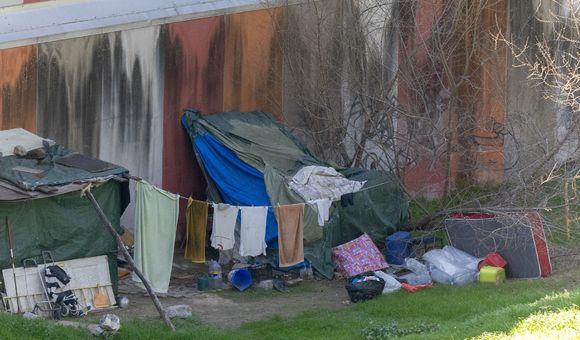 Un asentamiento de personas sin hogar en el Parque del Oeste