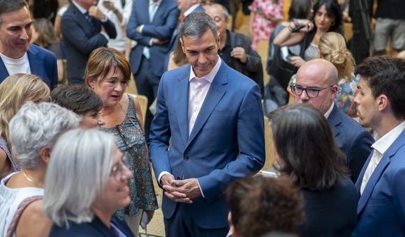 El 'chiringuito' inmobiliario de Sánchez paga 8.833 euros a cada consejero por once reuniones