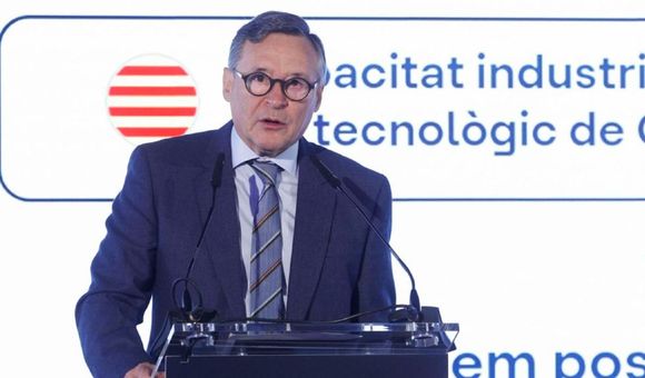 Simón encarga un informe jurídico sobre la viabilidad de cambiar la sede de Indra a Cataluña