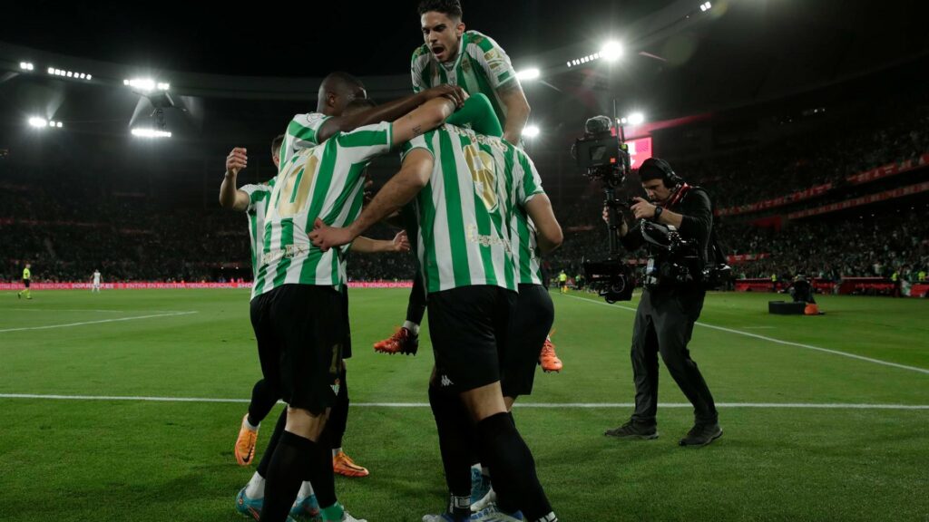 El Betis se impone al Valencia y se lleva la Copa del Rey en los ...