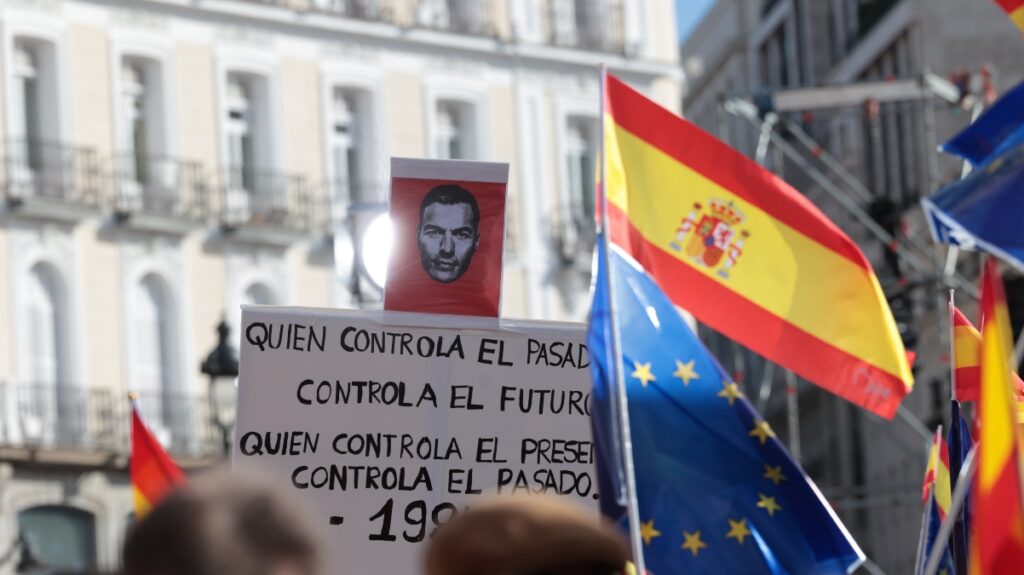 Las manifestaciones contra la amnistía por toda España, en imágenes
