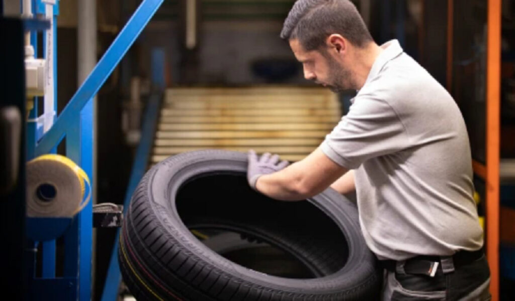 Los trabajadores de Bridgestone en España demandan el ERTE ante la ...