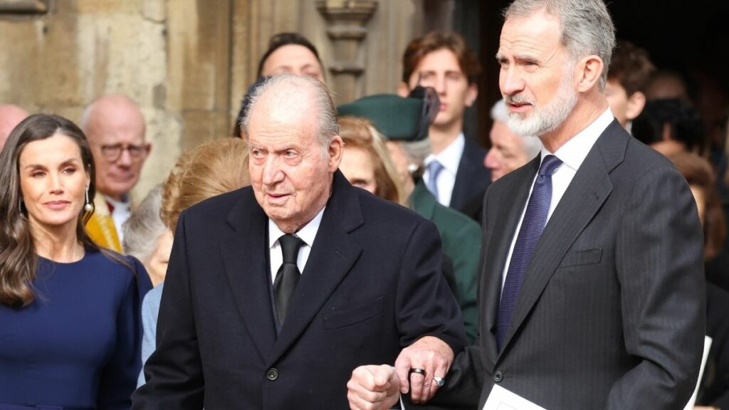 El rey Juan Carlos, enfadado con la prensa, demanda a un conocido e influyente medio: “Está harto”